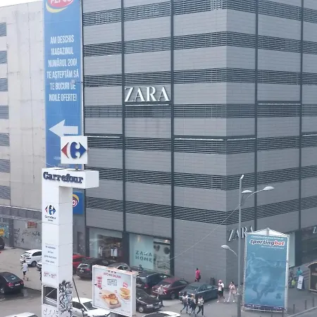 Domum Unirea, Across The Street Of Old City Center Bucharest Exterior photo