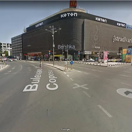Domum Unirea, Across The Street Of Old City Center Bucharest Exterior photo