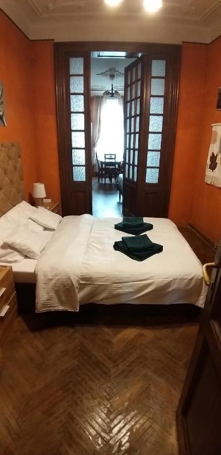 Appartamento Domum Unirea, Across The Street Of Old Center *